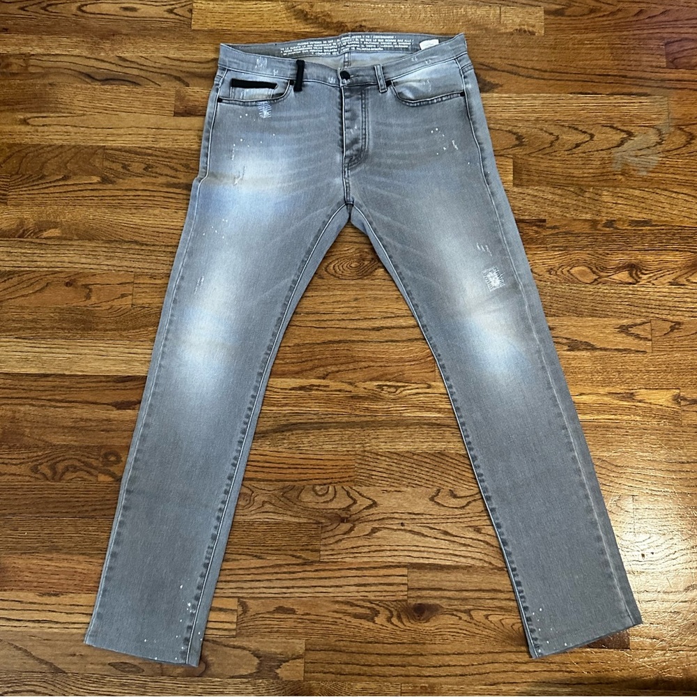 Made in Italy Marcelo Burlon County of Milan, size 32, in excellent condition.